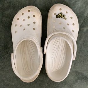 white crocs w charms